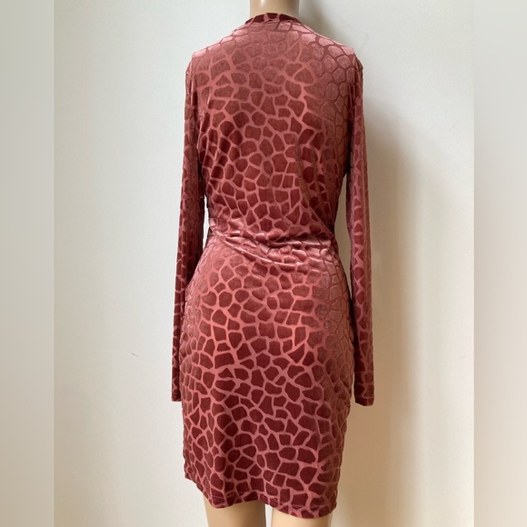 SHEIN mock neck velour dress with zipper - Picture 3 of 4